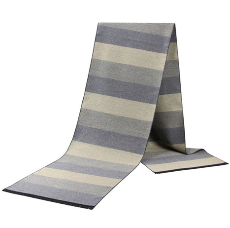 Frost Fade - luxurious blend of 60% polyester and 40% acrylic. Length of 180 cm and a classic width of 30 cm
