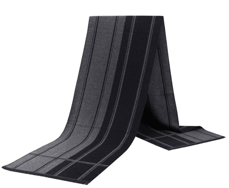 Midnight Stride - luxurious blend of 60% polyester and 40% acrylic. Length of 180 cm and a classic width of 30 cm
