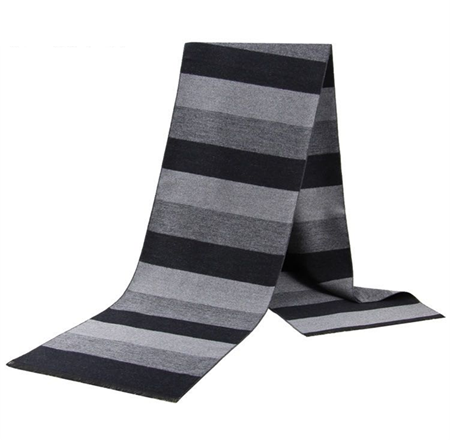 Shadow Layers - luxurious blend of 60% polyester and 40% acrylic. Length of 180 cm and a classic width of 30 cm