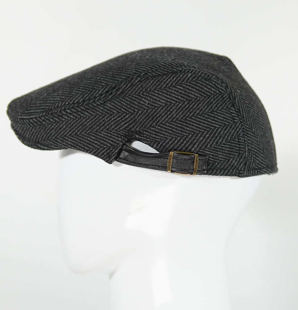 [Winter Padded] Classic Herringbone Tweed Flat Cap Ivy Gatsby Black - One Size Fit All - Adjustable belt - Ultimo