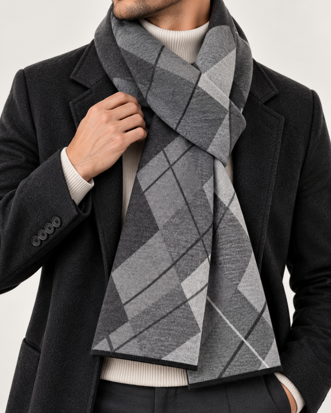Silver Echo - luxurious blend of 60% polyester and 40% acrylic. Length of 180 cm and a classic width of 30 cm - Ultimo